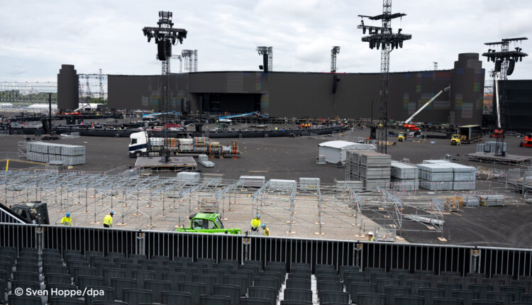 Adele Pop Up Stage in Muniche